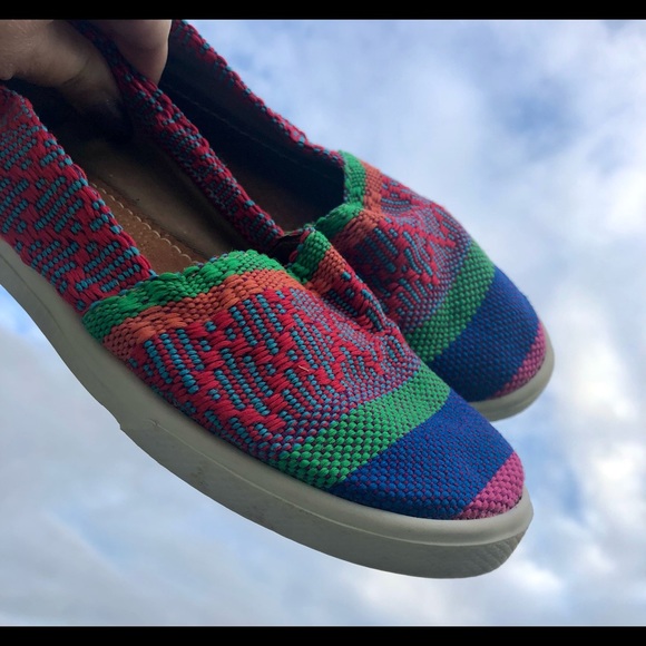 Kaanas Shoes Slip Ons Woven Sz.35 Big Girls 3 1/2 - Picture 10 of 10